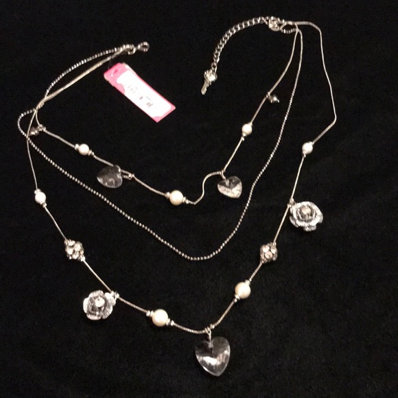 NWT Betsey Johnson Crystal Heart Silver Necklace - Picture 1 of 9
